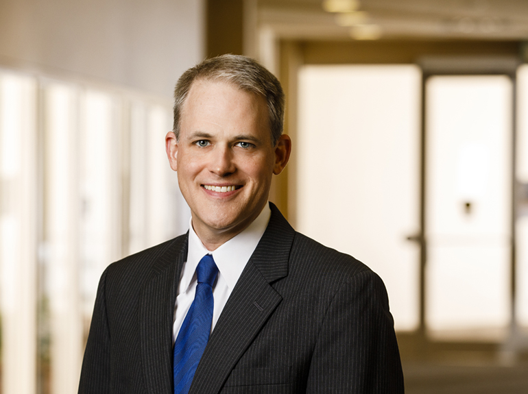 Aaron Sackett headshot